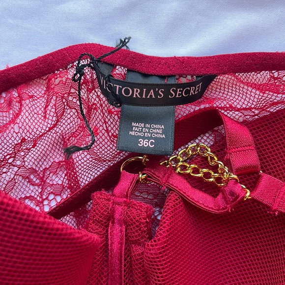 Victoria’s Secret Red Lace Long Teddy Front Slit 36C With Golden Chain Detail - Picture 6 of 11